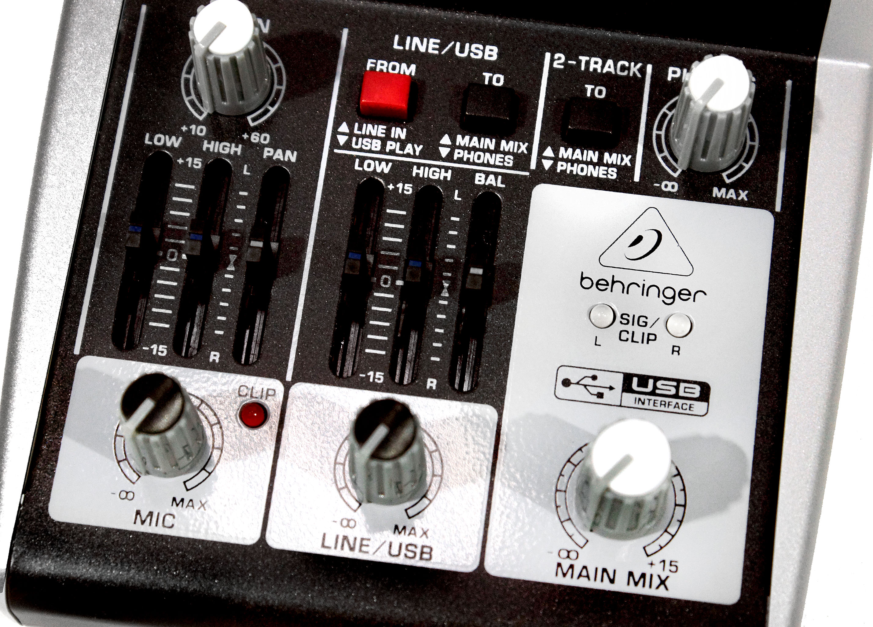 Изображение BEHRINGER XENYX 302USB Микшерный пульт