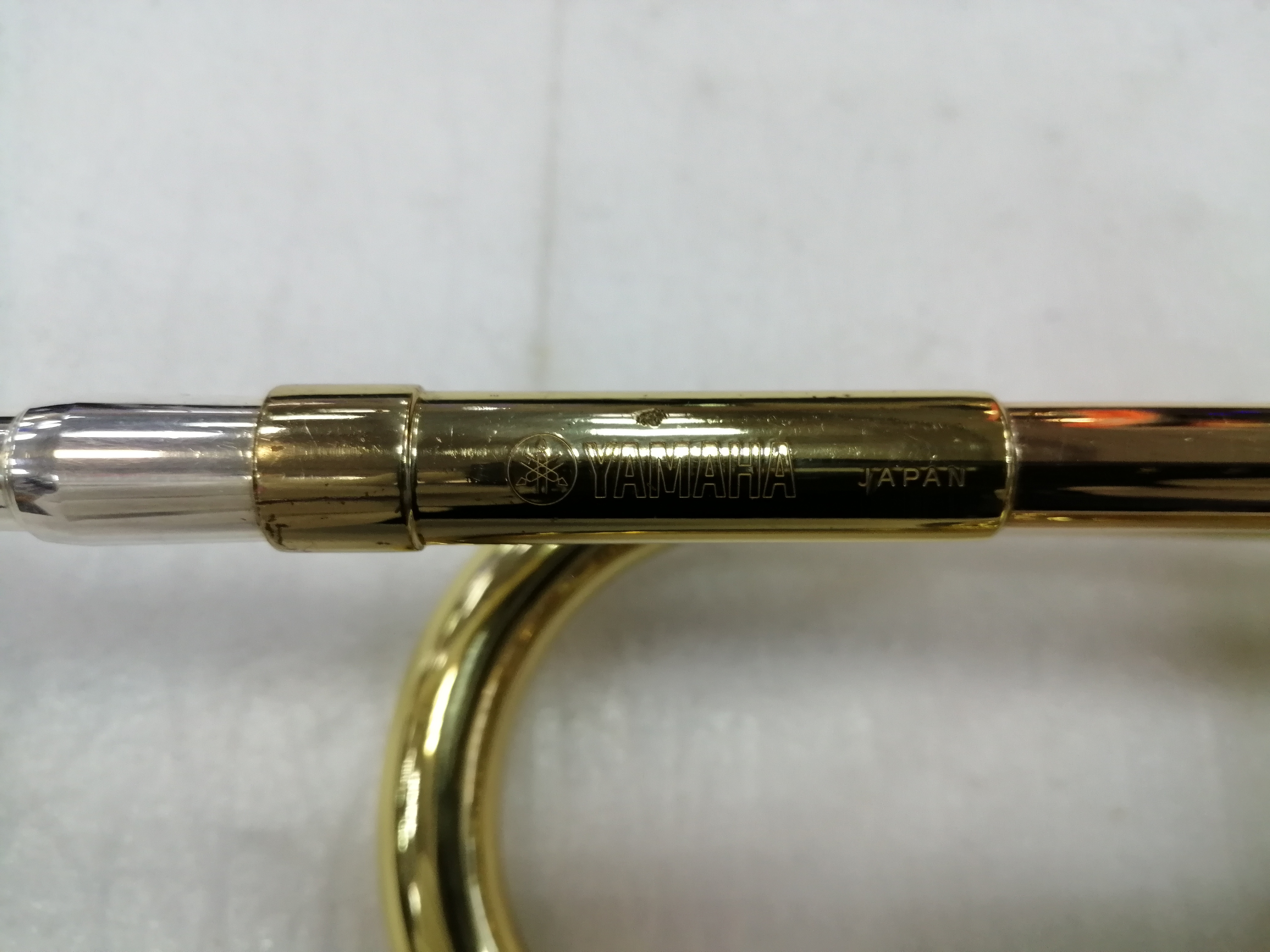 YAMAHA YTR-2321 Труба Б/У,s/n 008059, золотой + чехол, мундштук Изображение YAMAHA YTR-2321 Труба Б/У,s/n 008059, золотой + чехол, мундштук