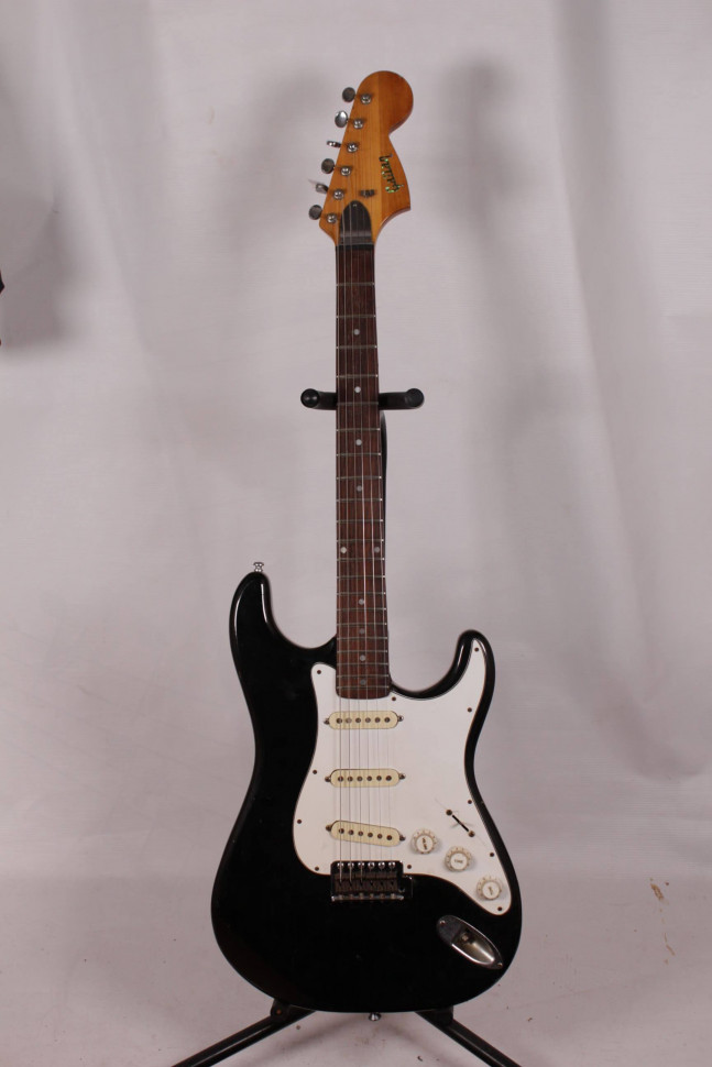 Изображение Gallan Stratocaster Электрогитара Б/У, черный, белый пикгард, SSS, сделан в Японии