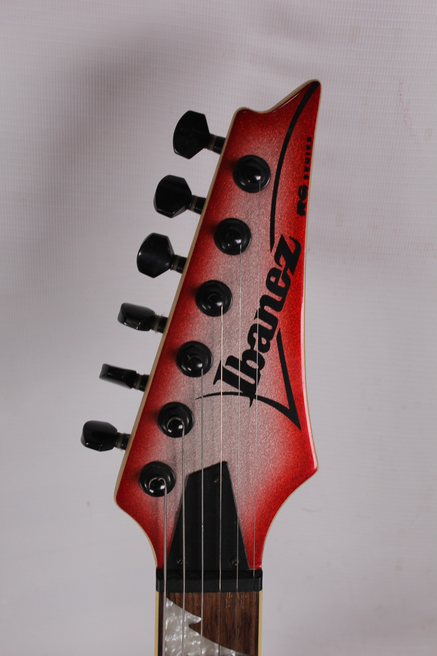 Изображение Ibanez RG Series Korea Superstrat Электрогитара б/у, s/n WY20530, HSH, красно-белый