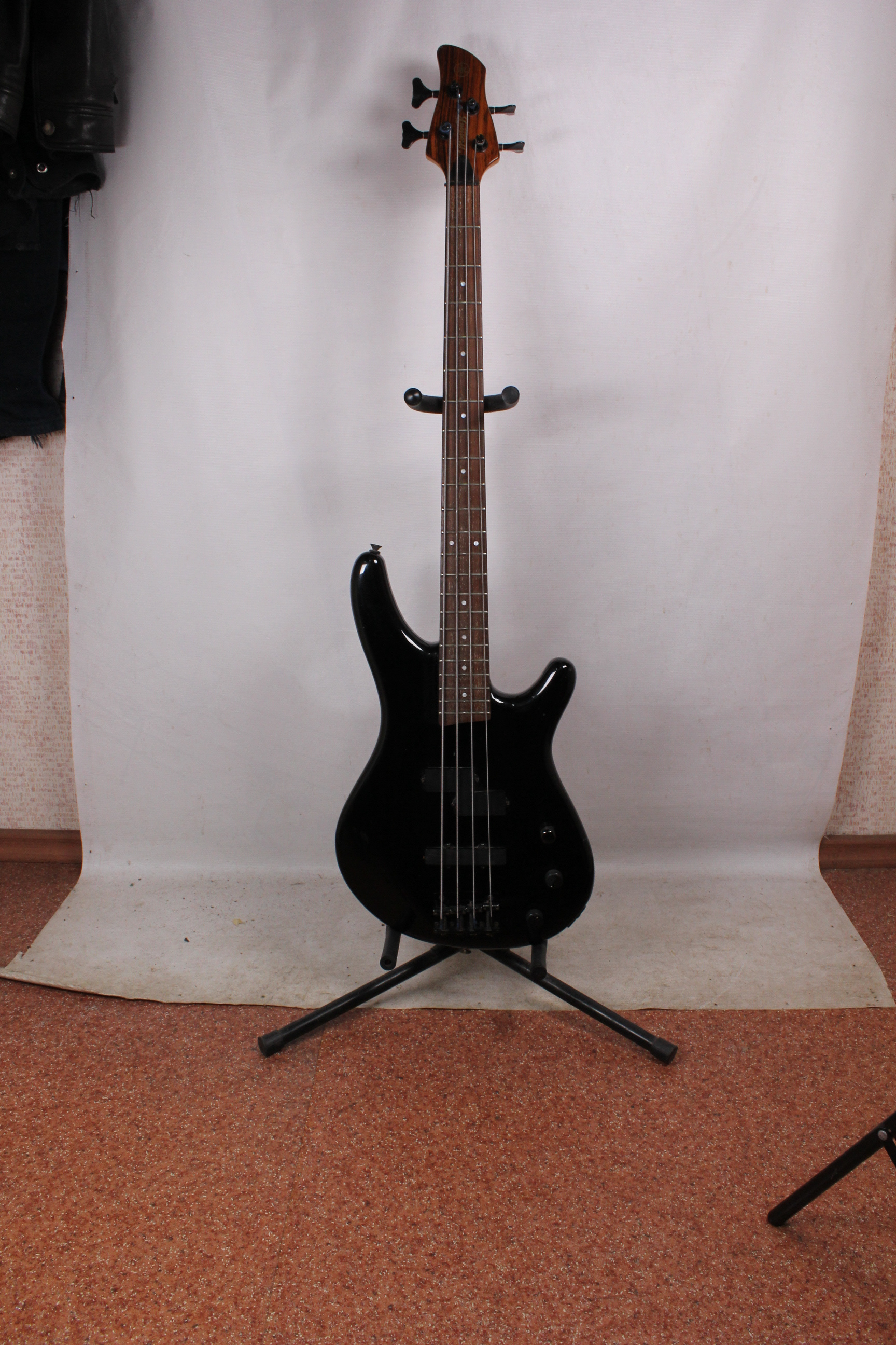 Изображение Yamaha MotionB Бас-гитара б/у, S/n 1Y01067, PJ, Черный, made in Japan