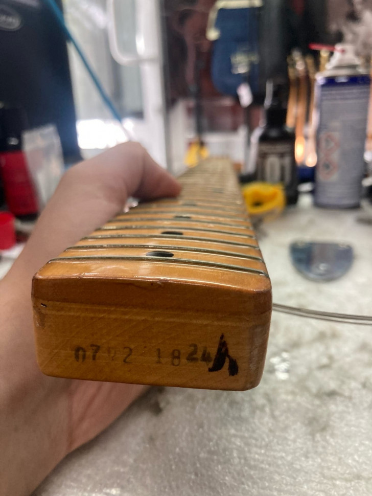 Fender Telecaster Thinline USA 1974, Электрогитара Б/У, s/n 561528, HH, цвет натуральный Изображение Fender Telecaster Thinline USA 1974, Электрогитара Б/У, s/n 561528, HH, цвет натуральный