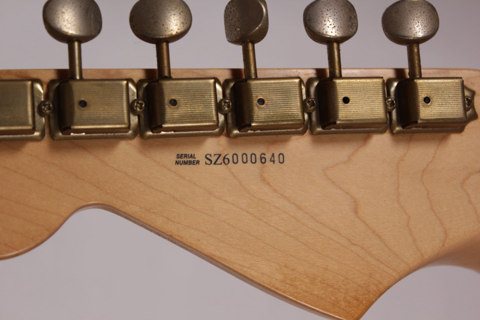 Fender Stratocaster USA Buddy Guy Signature 2006, s/n SZ6000640, SSS, натуральный Изображение Fender Stratocaster USA Buddy Guy Signature 2006, s/n SZ6000640, SSS, натуральный