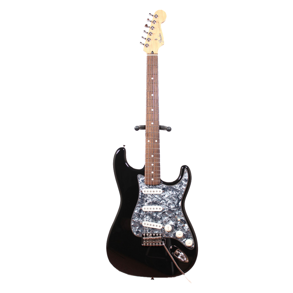 Изображение FENDER JAPAN STRATOCASTER Электрогитара Б/У. ST-STD JD12023695 черный 2012 год 