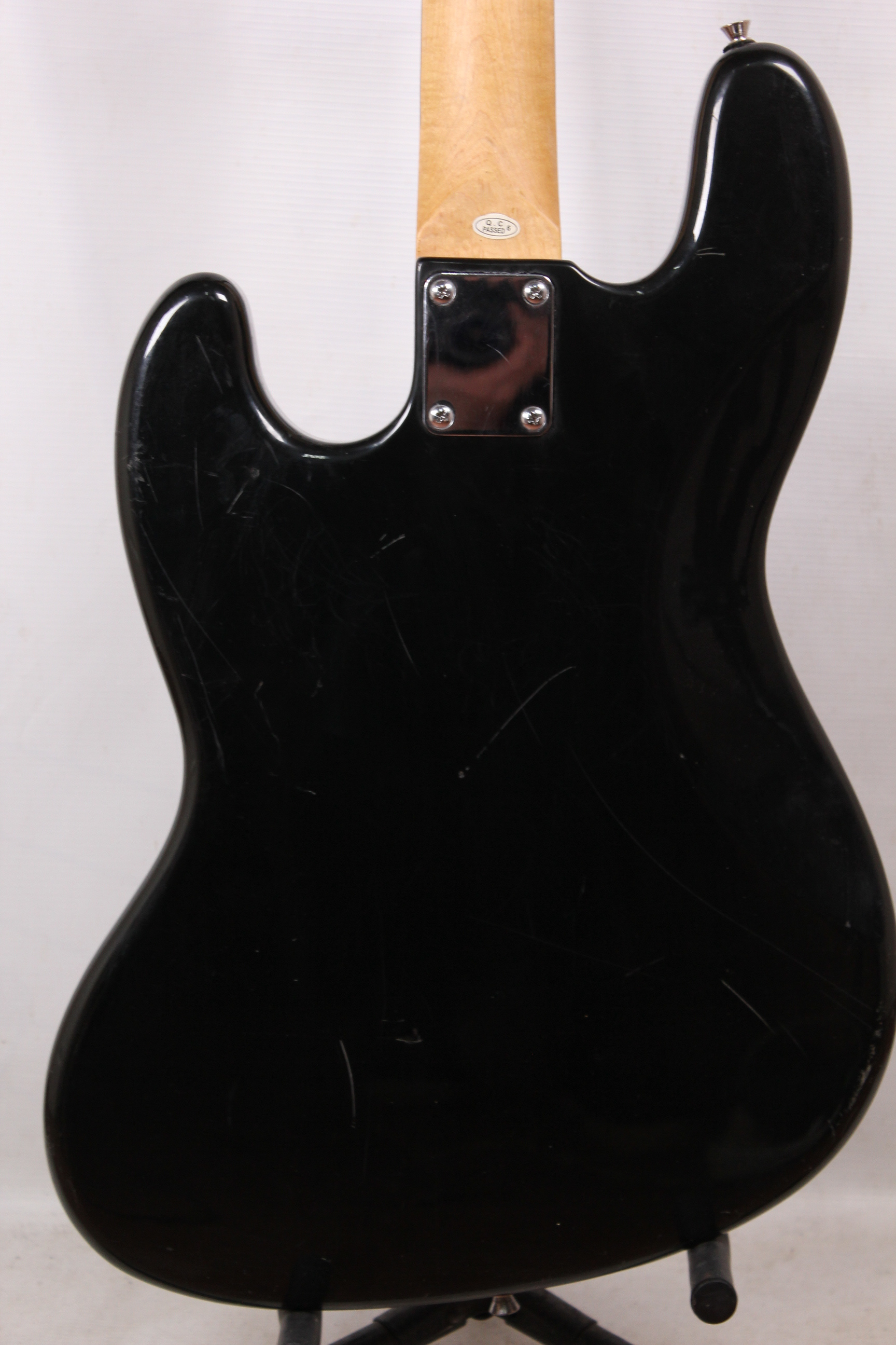 Изображение Selder Jazz Bass Бас-гитара б/у, JB, черный, черепаховый пикгард