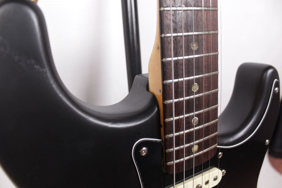 Изображение Fender Stratocaster USA 1978 Refinish, s/n S892420, SSS, Черный матовый, Черный пикгард + Кейс