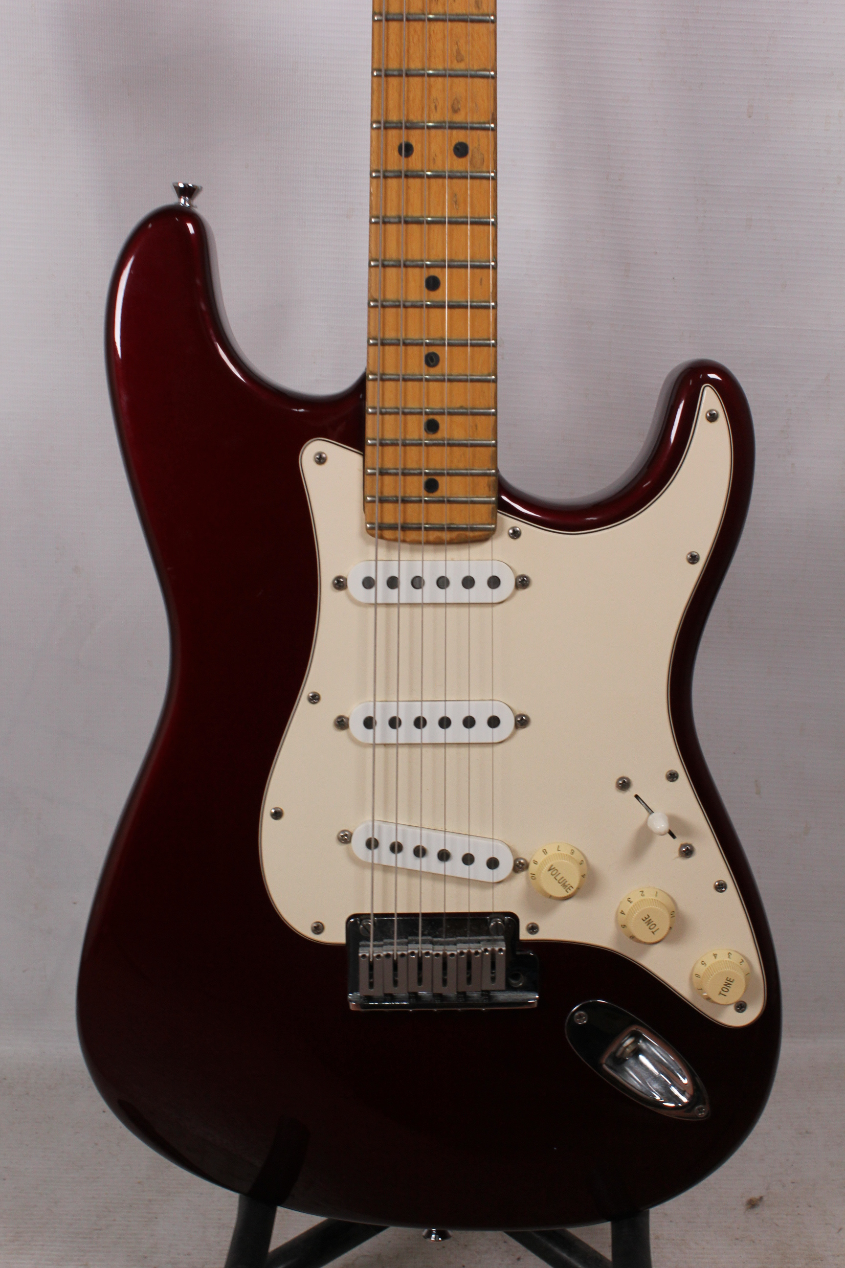 Изображение Fender 40th Anniversary American Standard Stratocaster USA Электрогитара б/у, s/n 3134725, SSS, борд