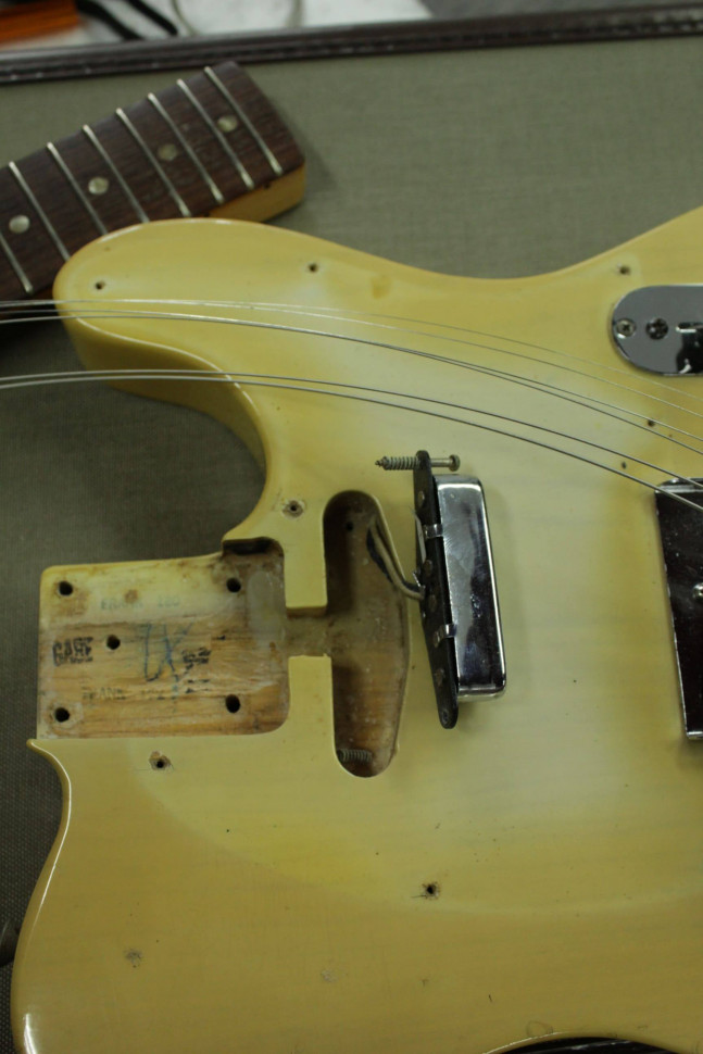 Изображение Fender Telecaster USA 1973 Электрогитара б/у, s/n 409909, SS, Кремовый, белый пикгард + Кейс