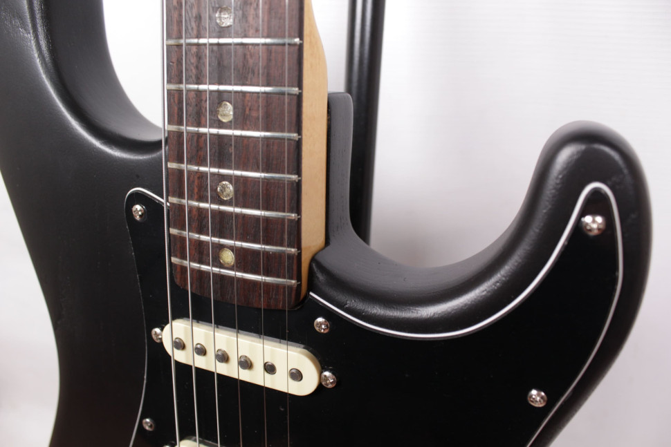 Изображение Fender Stratocaster USA 1978 Refinish, s/n S892420, SSS, Черный матовый, Черный пикгард + Кейс