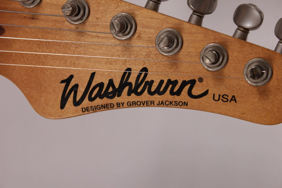 Изображение Washburn USA MG-120 1994 s/n 9409199, HSS, Красный, топ пламенный клен + кейс