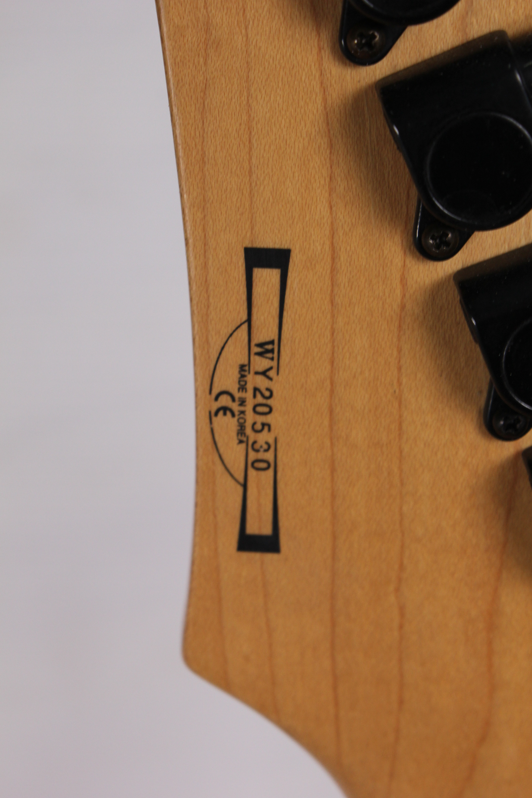 Изображение Ibanez RG Series Korea Superstrat Электрогитара б/у, s/n WY20530, HSH, красно-белый