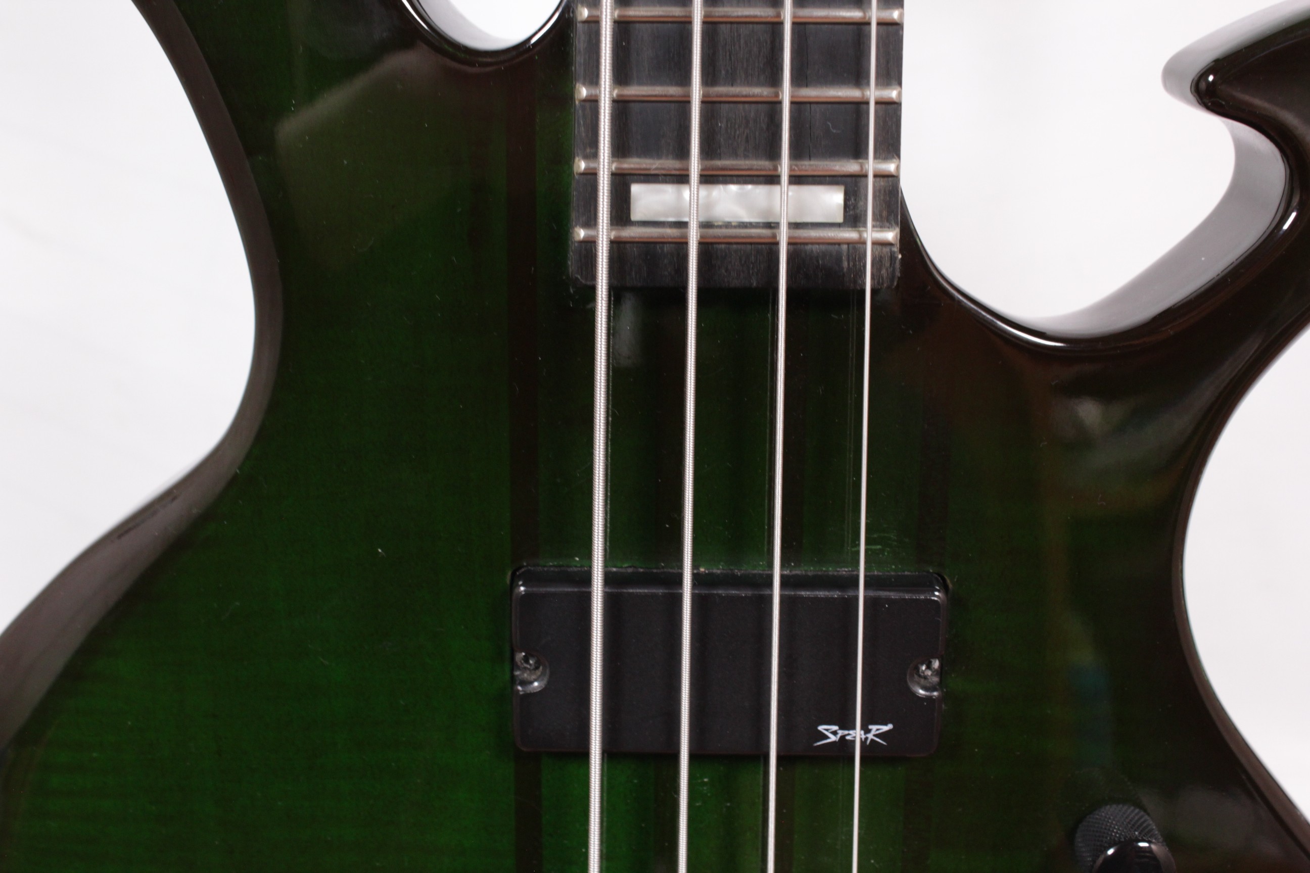 SPEAR S-1 Bass Бас-гитара Б/У, sn: W112040183, темно-зеленый, сквозной гриф, накладка из черного дер Изображение SPEAR S-1 Bass Бас-гитара Б/У, sn: W112040183, темно-зеленый, сквозной гриф, накладка из черного дер