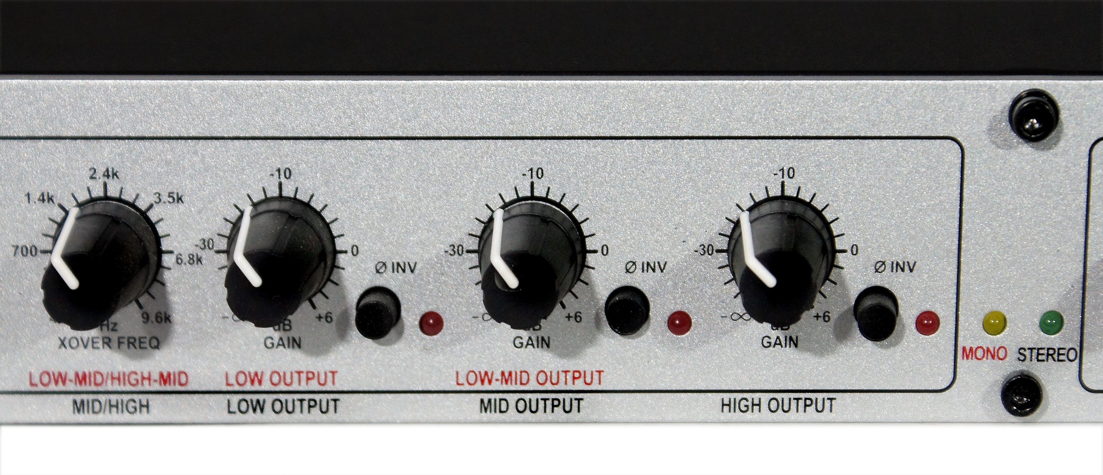 Изображение DBX 234XS Кроссовер