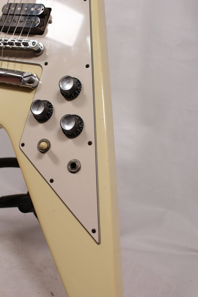 Изображение Gibson Flying V 67' Reissue USA 2004 Электрогитара б/у, s/n 02894668, HH, Classic White + ЧЕХОЛ