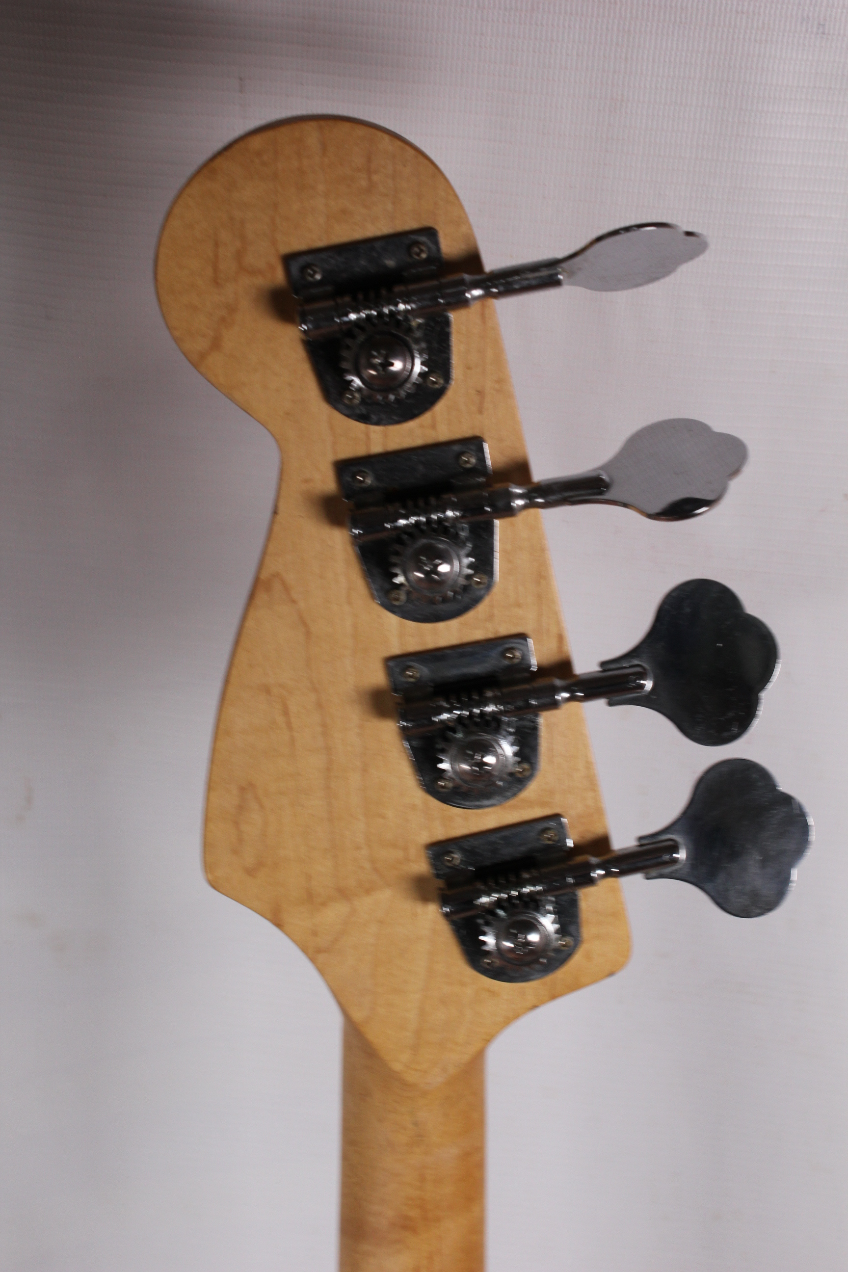 Изображение Selder Jazz Bass Бас-гитара б/у, JB, черный, черепаховый пикгард