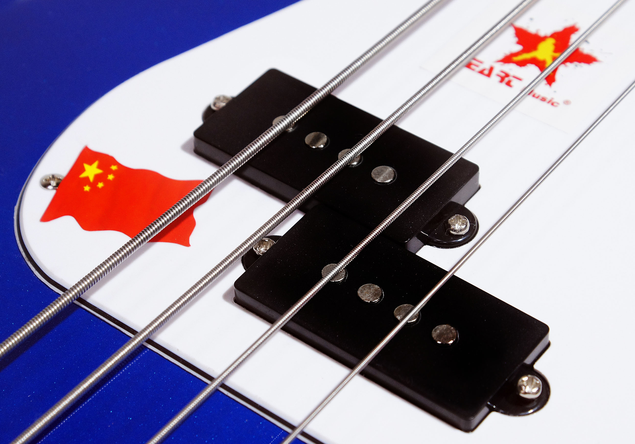 Изображение LACE by EART BL Бас-гитара голубая