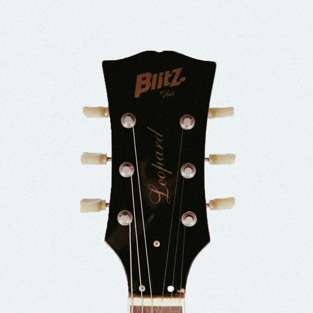 Изображение Blitz Les Paul Standard by Aria Pro 2 Электрогитара б/у, s/n 6150500736, HH, Tobacco Burst, Кремовый