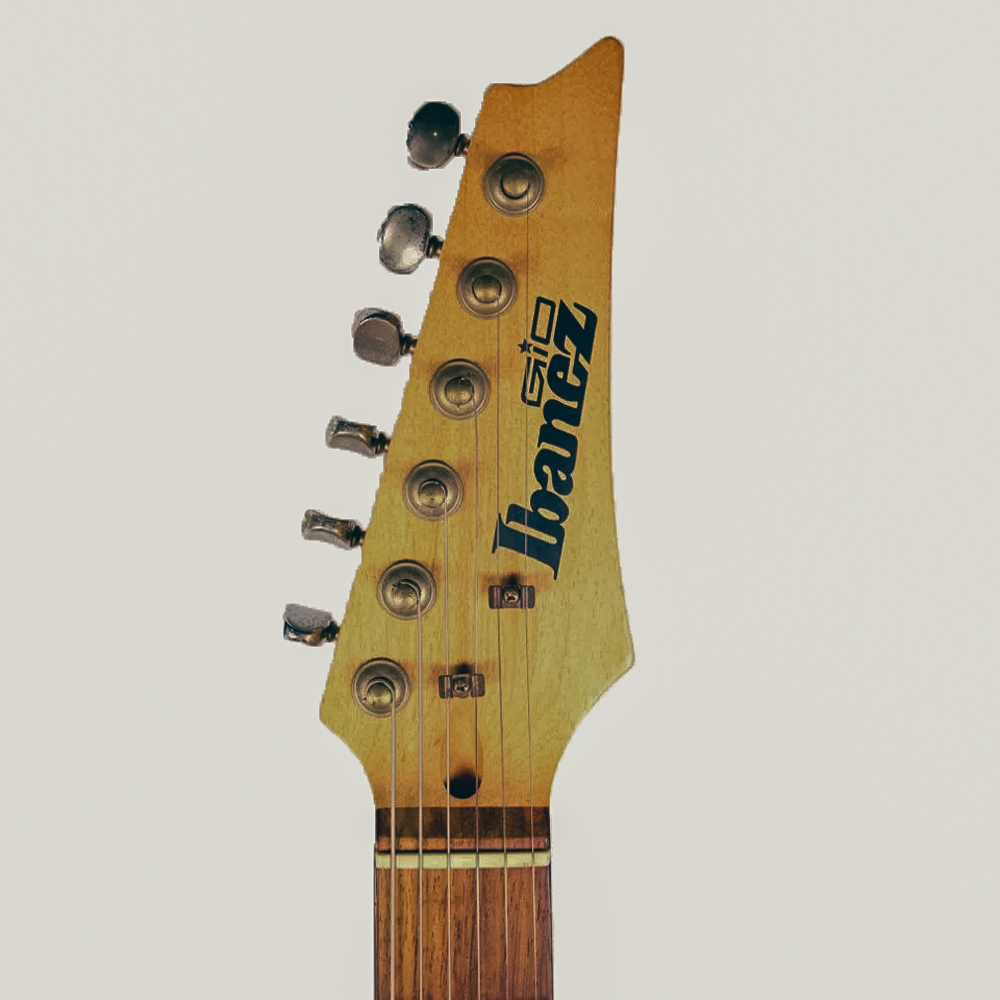 Изображение Ibanez GIO Superstrat Электрогитара б/у, S/n J070455698, HSS, Черный, Белый пикгард