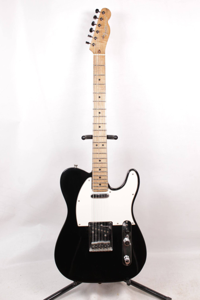 Изображение FENDER TELECASTER Электрогитара Б/У, sn: N4943730, черный, белый пикгард, кленовая накладка
