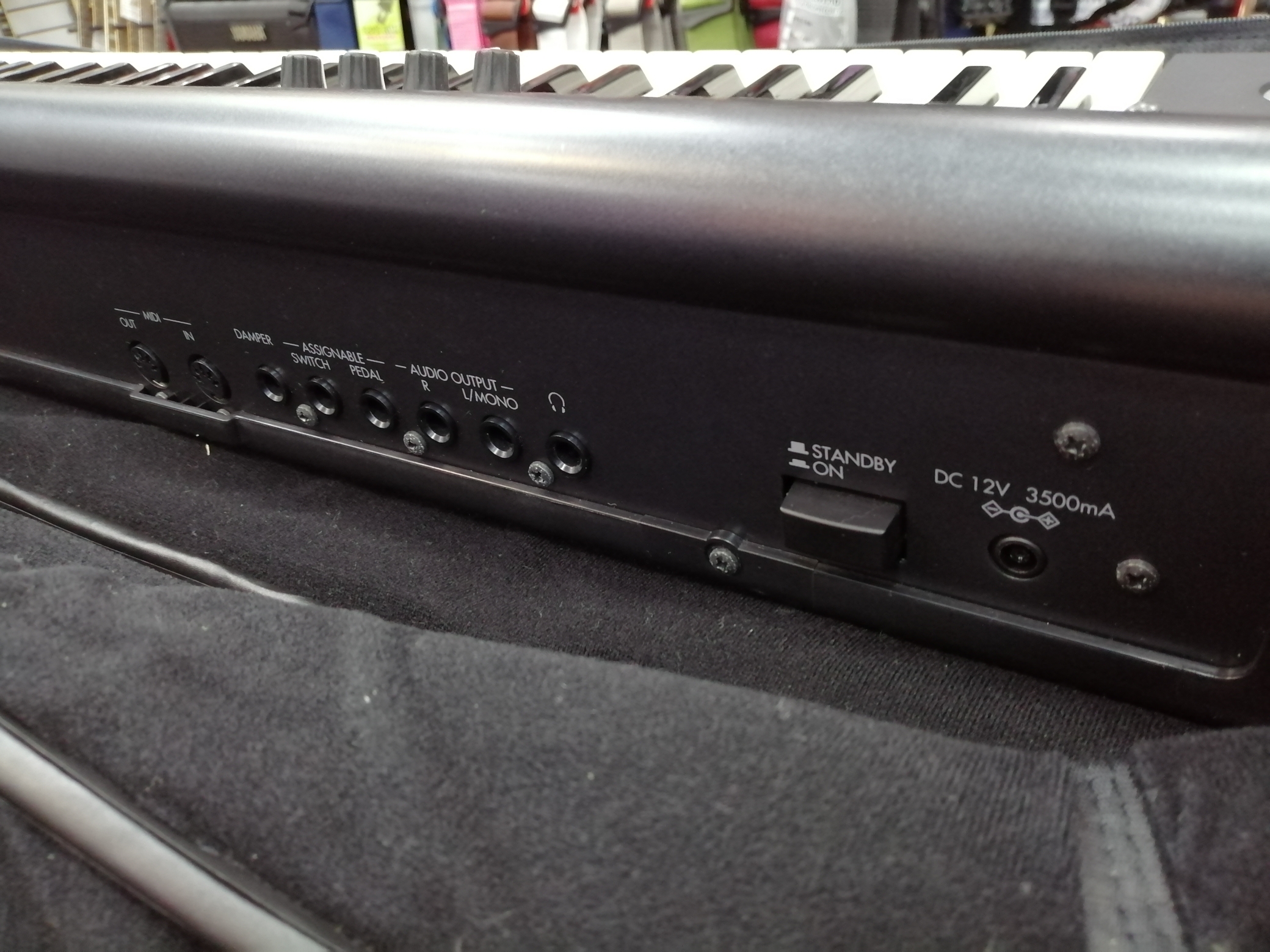 KORG M50-61 Рабочая станция б/у + чехол, диск, блок питания Изображение KORG M50-61 Рабочая станция б/у + чехол, диск, блок питания