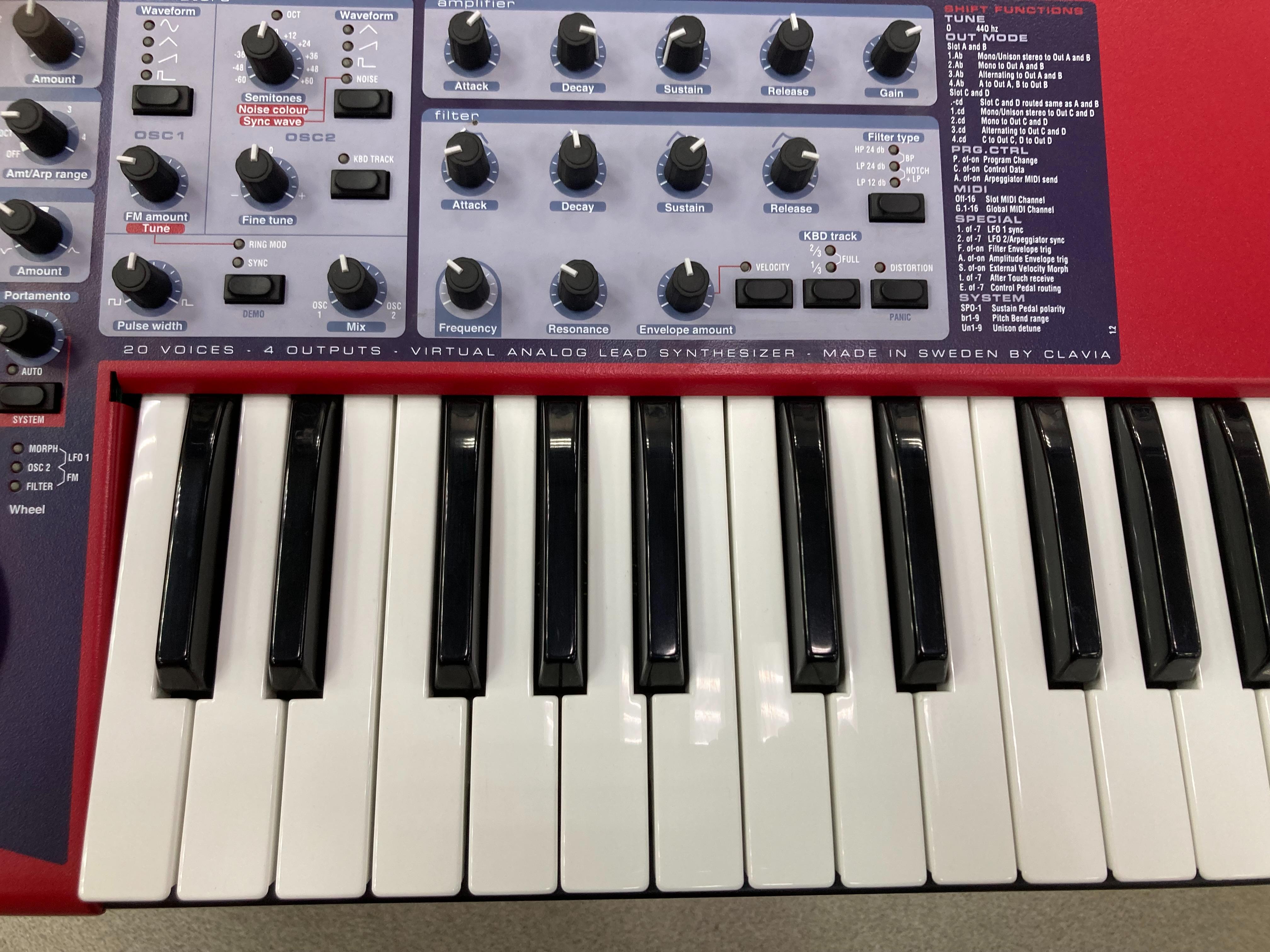 NORD Clavia Lead 2X аналоговый синтезатор Б\У Изображение NORD Clavia Lead 2X аналоговый синтезатор Б\У