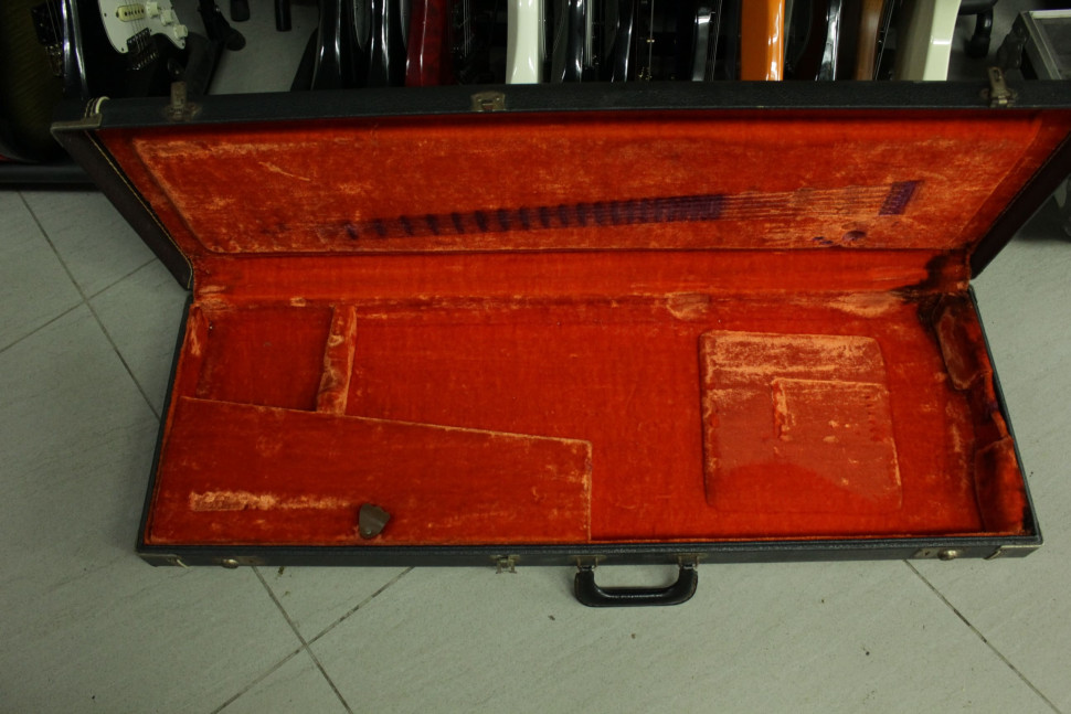 Изображение Fender Stratocaster USA 1978 Refinish, s/n S892420, SSS, Черный матовый, Черный пикгард + Кейс