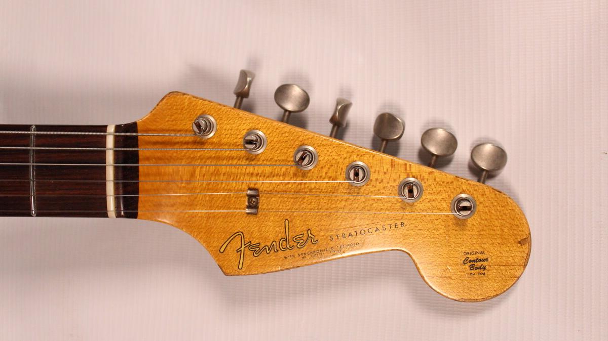 Изображение FENDER Custom Shop Masterbuilt Dale Wilson Stratocaster Relic, s\n: CZ525358, Sunburst