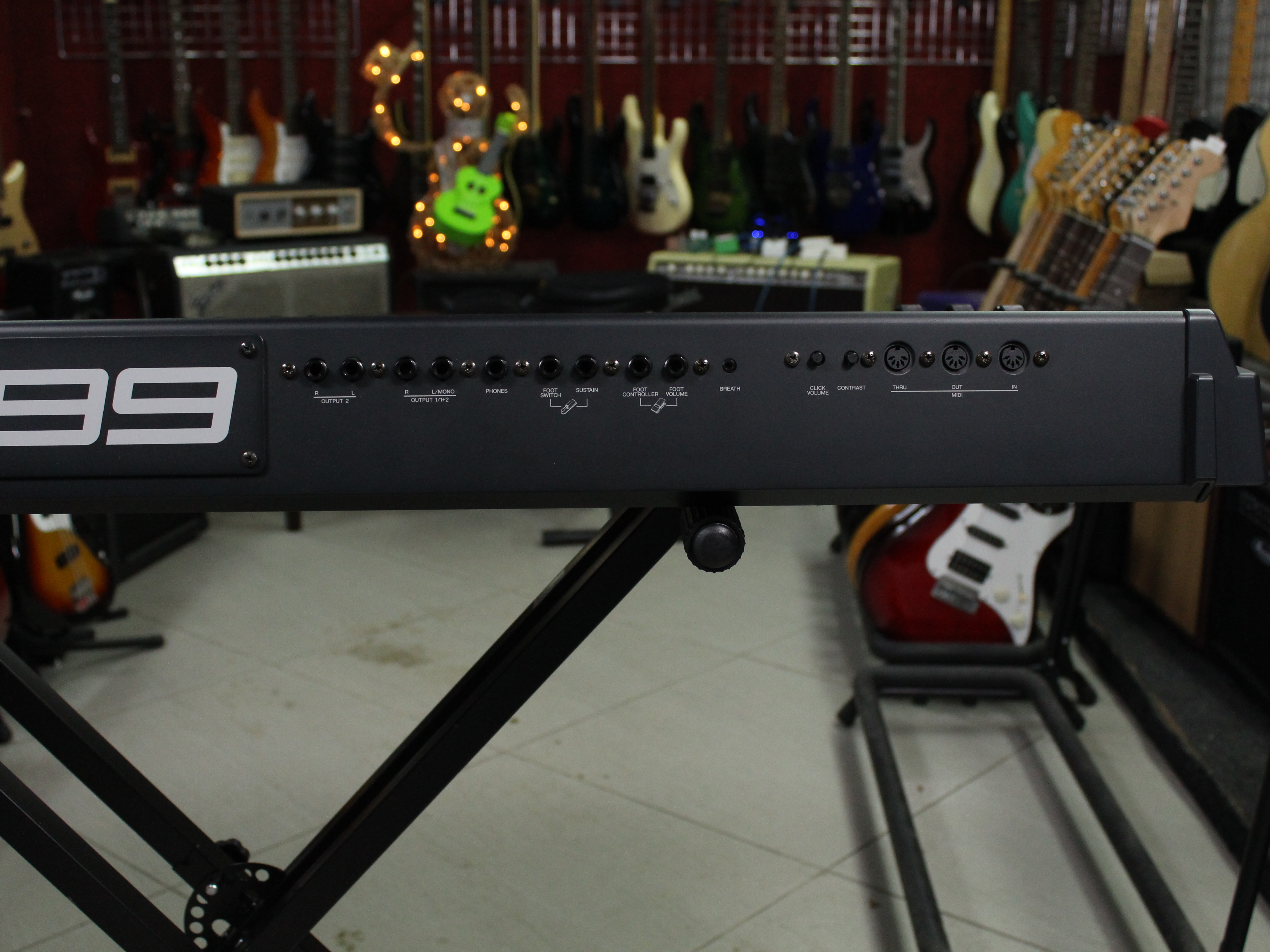 Изображение YAMAHA SY99 синтезатор Б/У, 76 клавиши, механическая клавиатура, питание 100В !!!