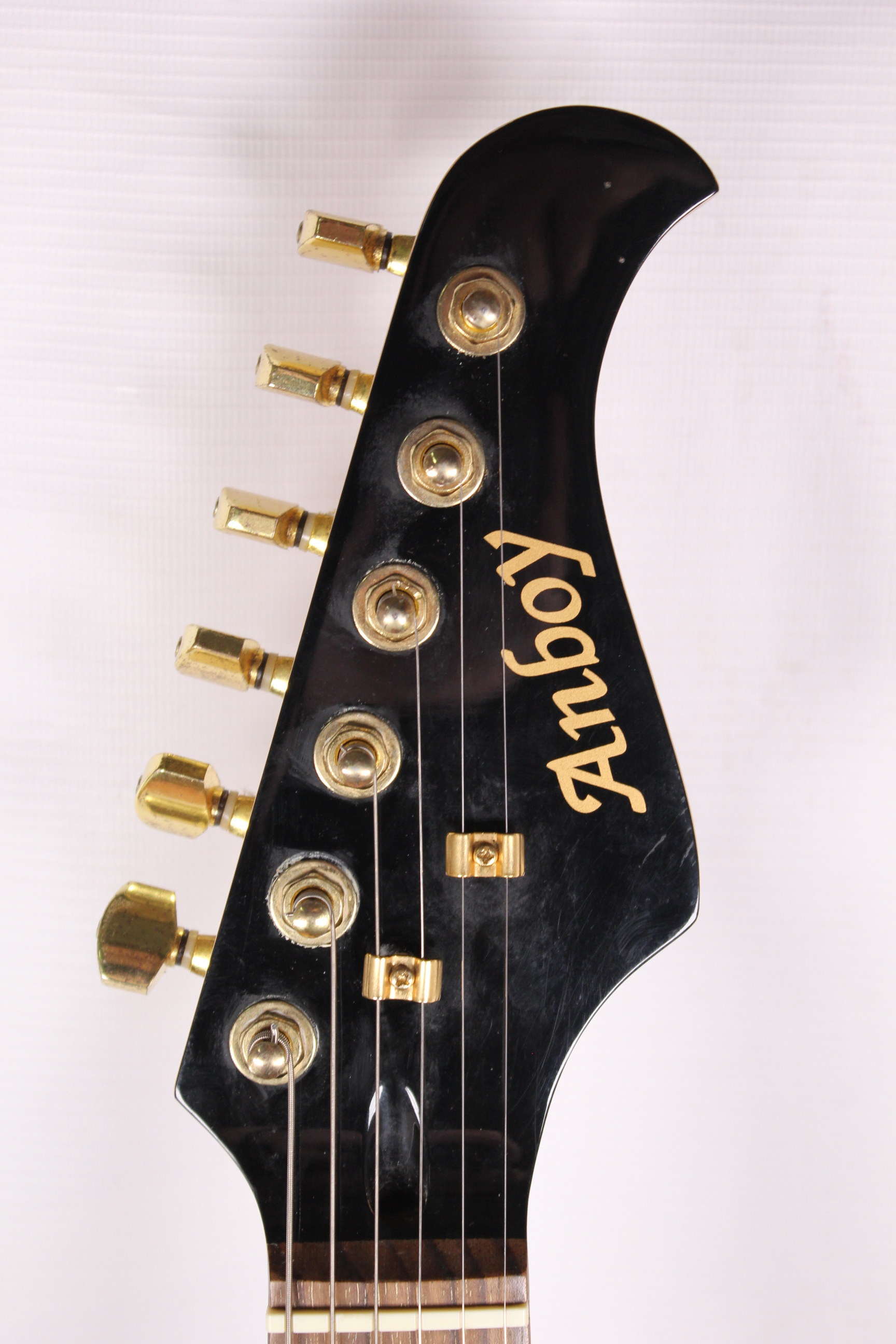 Изображение Anboy Stratocaster Электрогитара б/у, HSH, Красный Sunburst