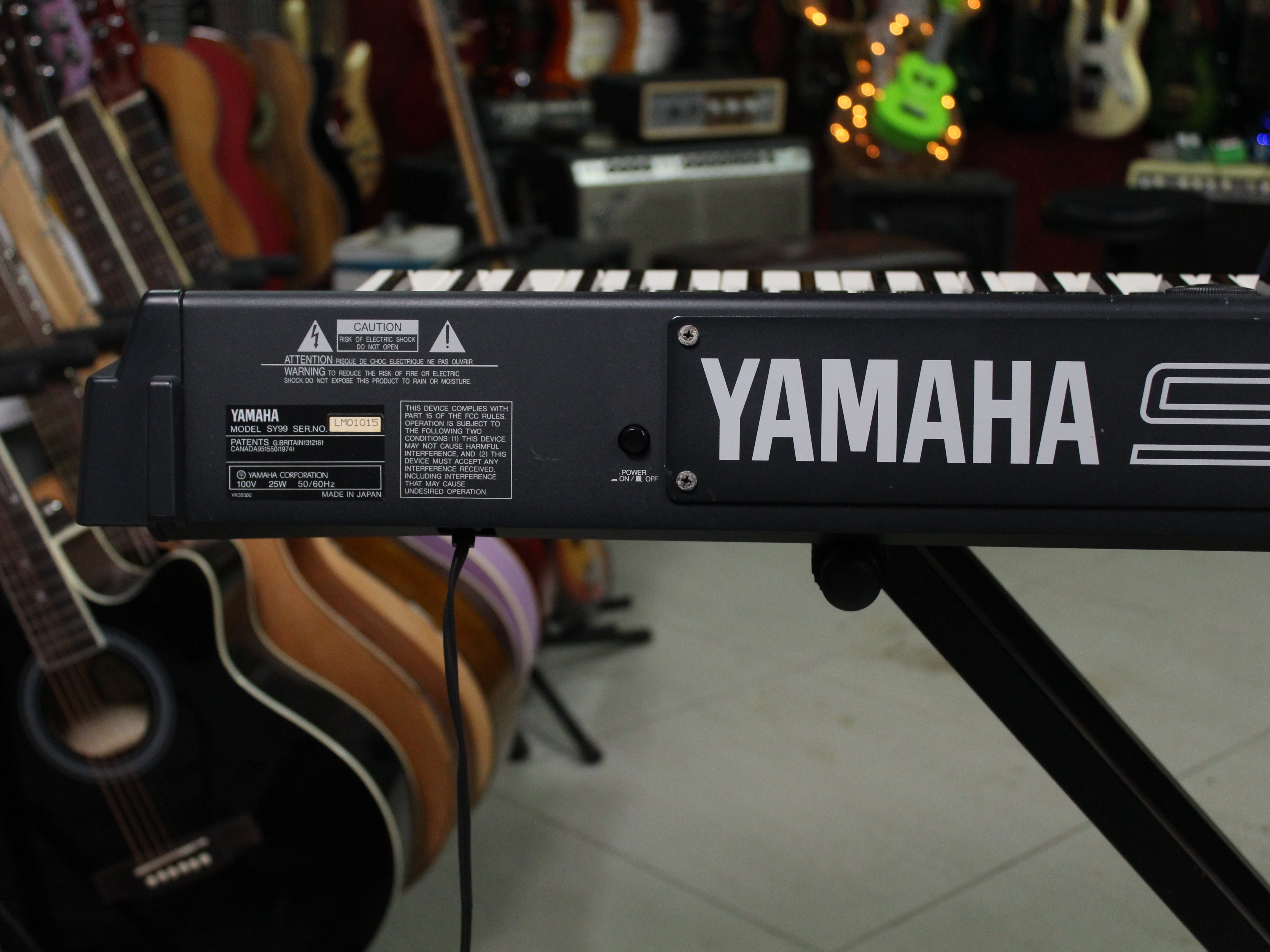 Изображение YAMAHA SY99 синтезатор Б/У, 76 клавиши, механическая клавиатура, питание 100В !!!