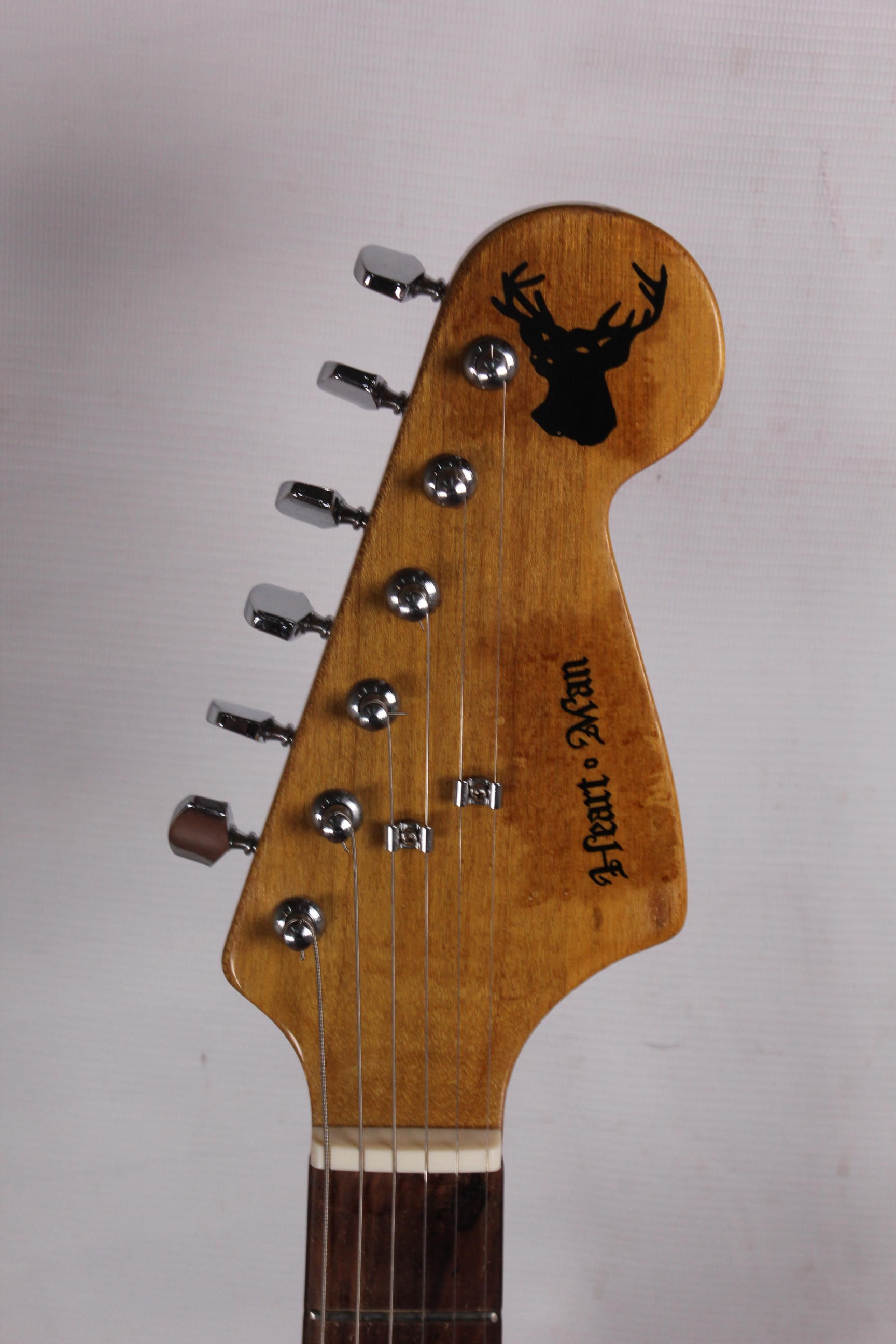 Изображение Heart Man Stratocaster Japan Электрогитара б/у, SSS, голубой, тремоло с крышкой