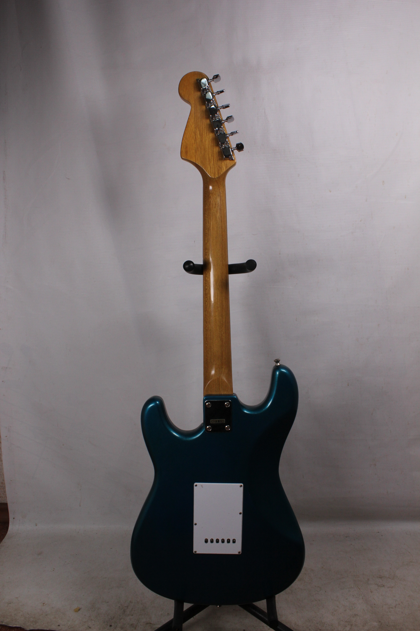 Изображение Heart Man Stratocaster Japan Электрогитара б/у, SSS, голубой, тремоло с крышкой