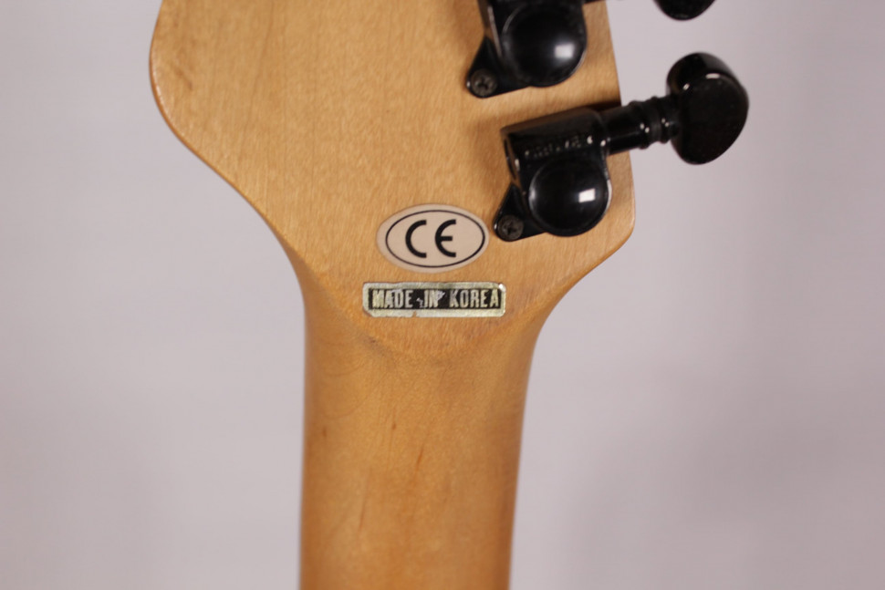 Изображение Washburn Superstrat Stevie Salas Signature Korea Электрогитара б/у, s/n 5111388, HSS(минихамбакеры)
