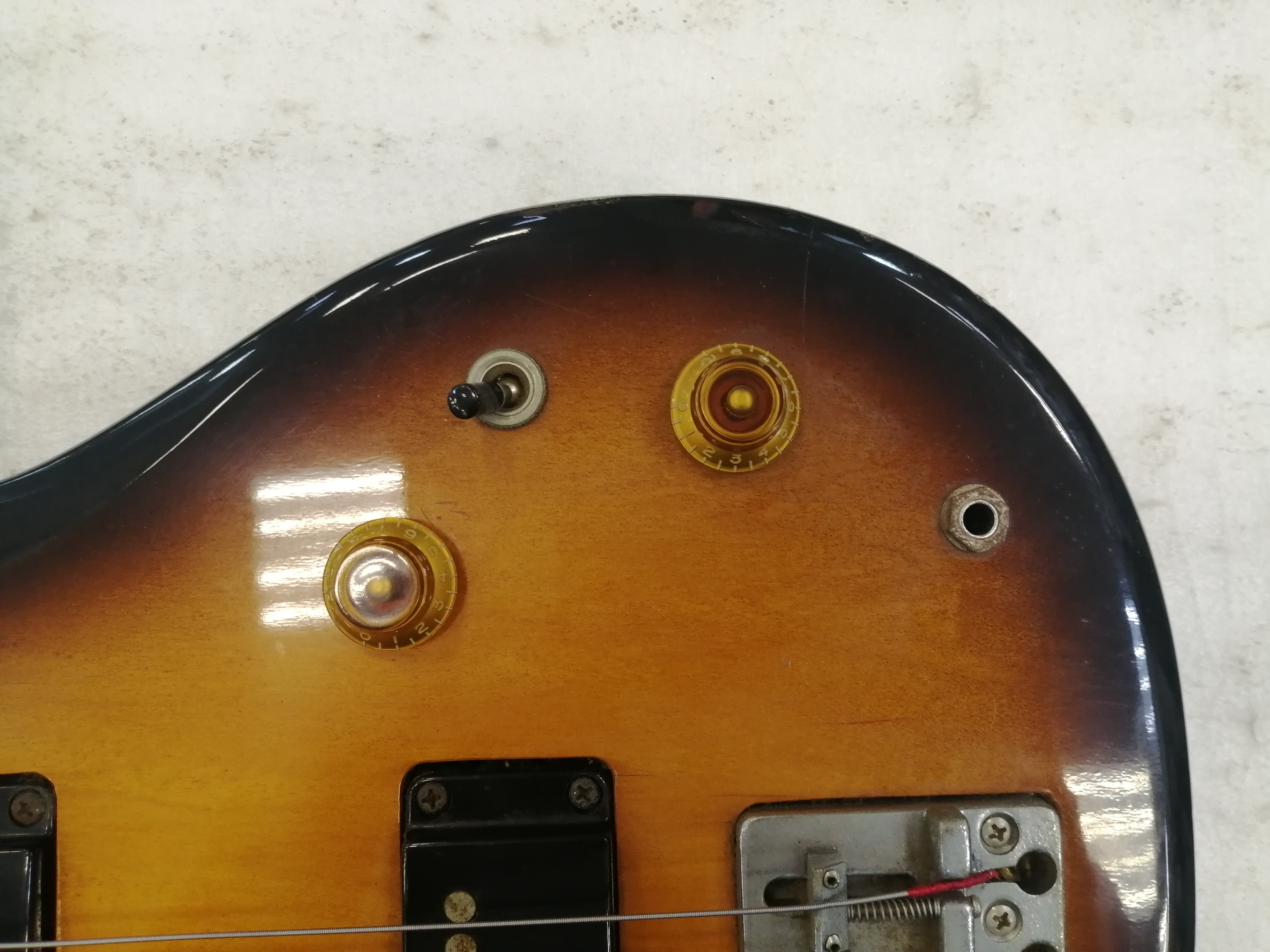 Aria Pro II TSB Series Japan Бас-гитара б/у, s/n 3040912, HH, Sunburst Изображение Aria Pro II TSB Series Japan Бас-гитара б/у, s/n 3040912, HH, Sunburst