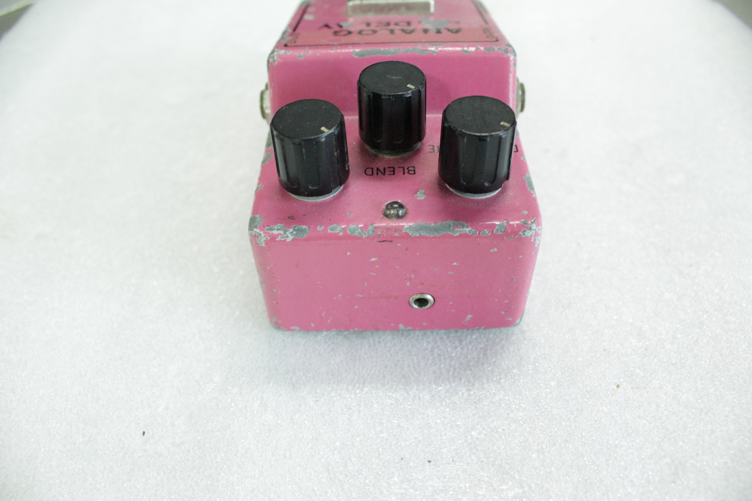 Изображение Ibanez AD-80 Analog Delay Japan Педаль гитарная б/у, Дилей, Розовый 