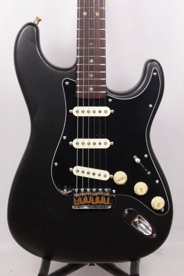 Изображение Fender Stratocaster USA 1978 Refinish, s/n S892420, SSS, Черный матовый, Черный пикгард + Кейс