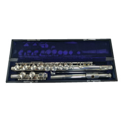 Изображение Yamaha YFL-31 Japan Sterling Silver Флейта Поперечная б/у, s/n 067408, серебряная головка + кейс