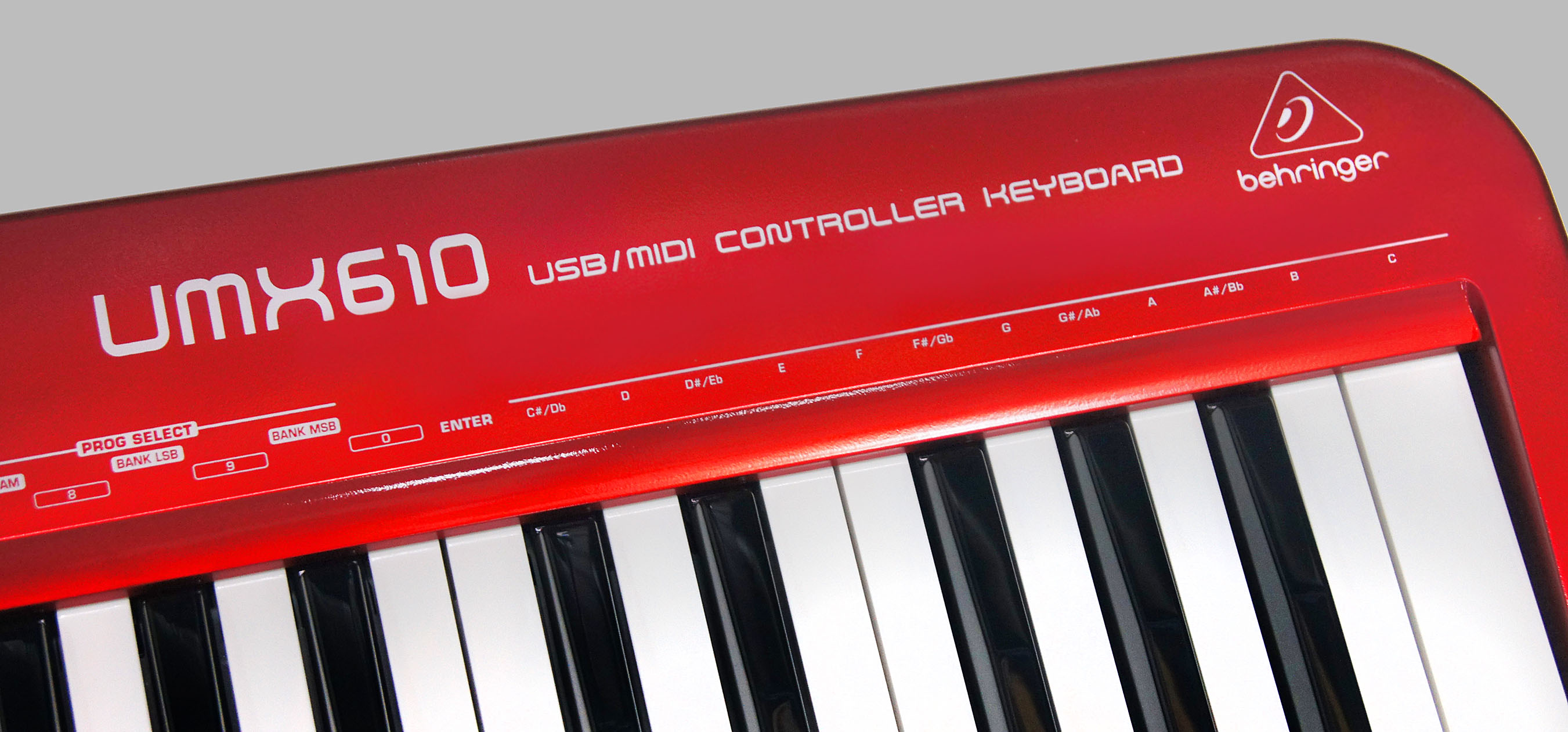 Изображение BEHRINGER UMX610 USB MIDI-клавиатура 61 клавиш