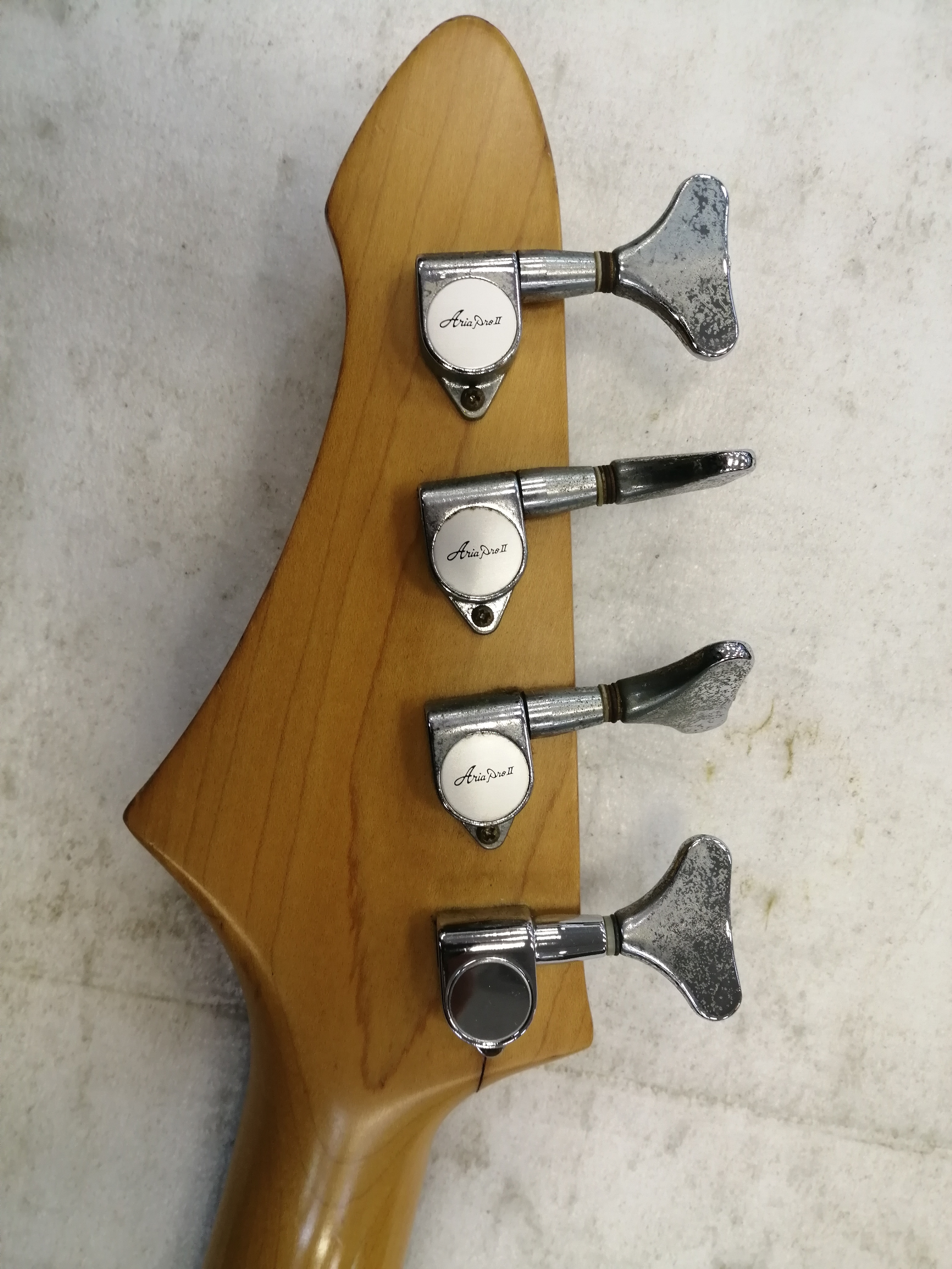 Aria Pro II TSB Series Japan Бас-гитара б/у, s/n 3040912, HH, Sunburst Изображение Aria Pro II TSB Series Japan Бас-гитара б/у, s/n 3040912, HH, Sunburst