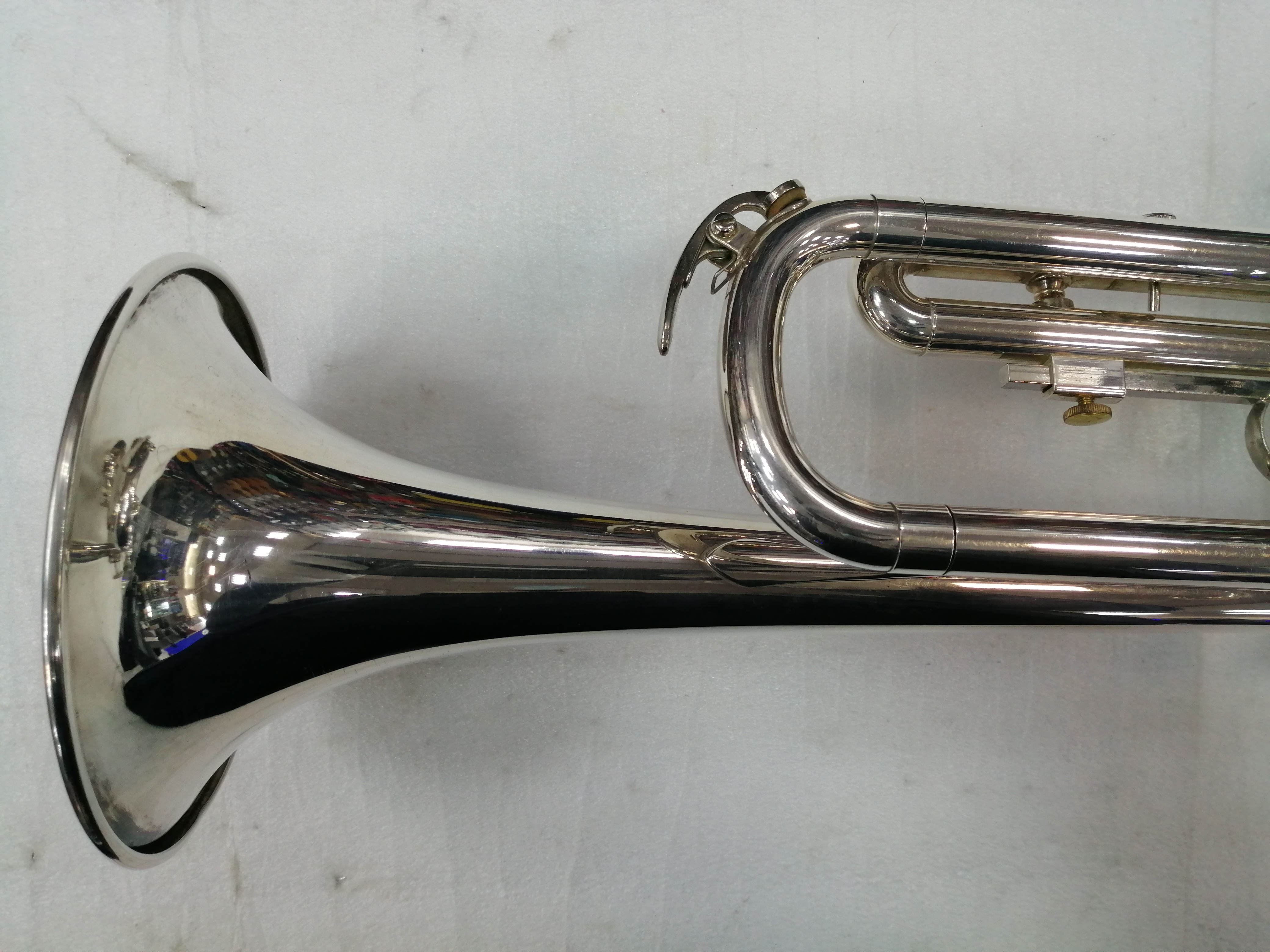 YAMAHA YTR-1320S Труба Б/У, s/n 301009, серебро, + кейс + МУНДШТУК Изображение YAMAHA YTR-1320S Труба Б/У, s/n 301009, серебро, + кейс + МУНДШТУК