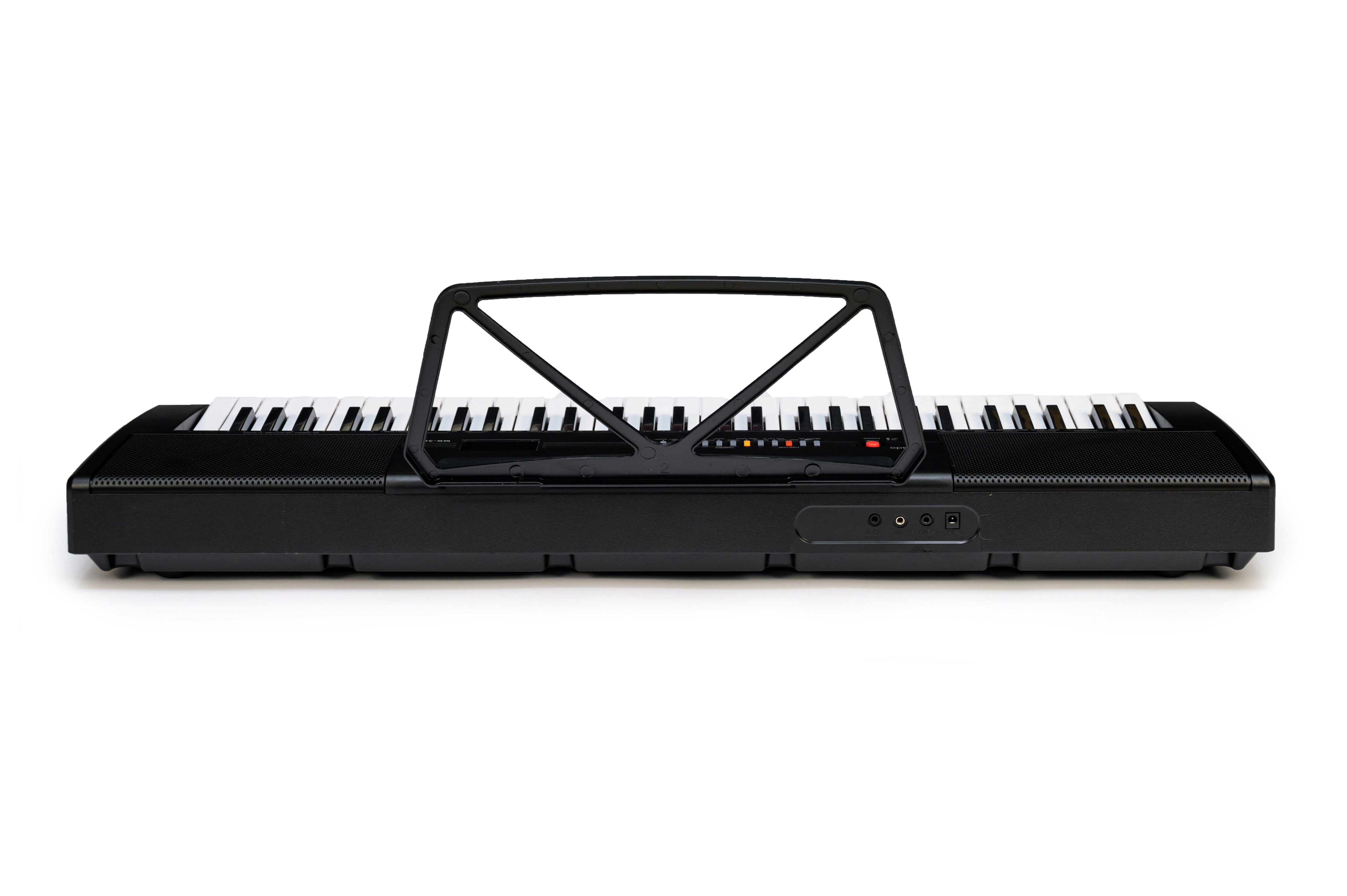 Изображение Mikado MK-300 Синтезатор. Клавиатура: малоразмерная, невзвешенная, 61 клавиша. LED дисплей