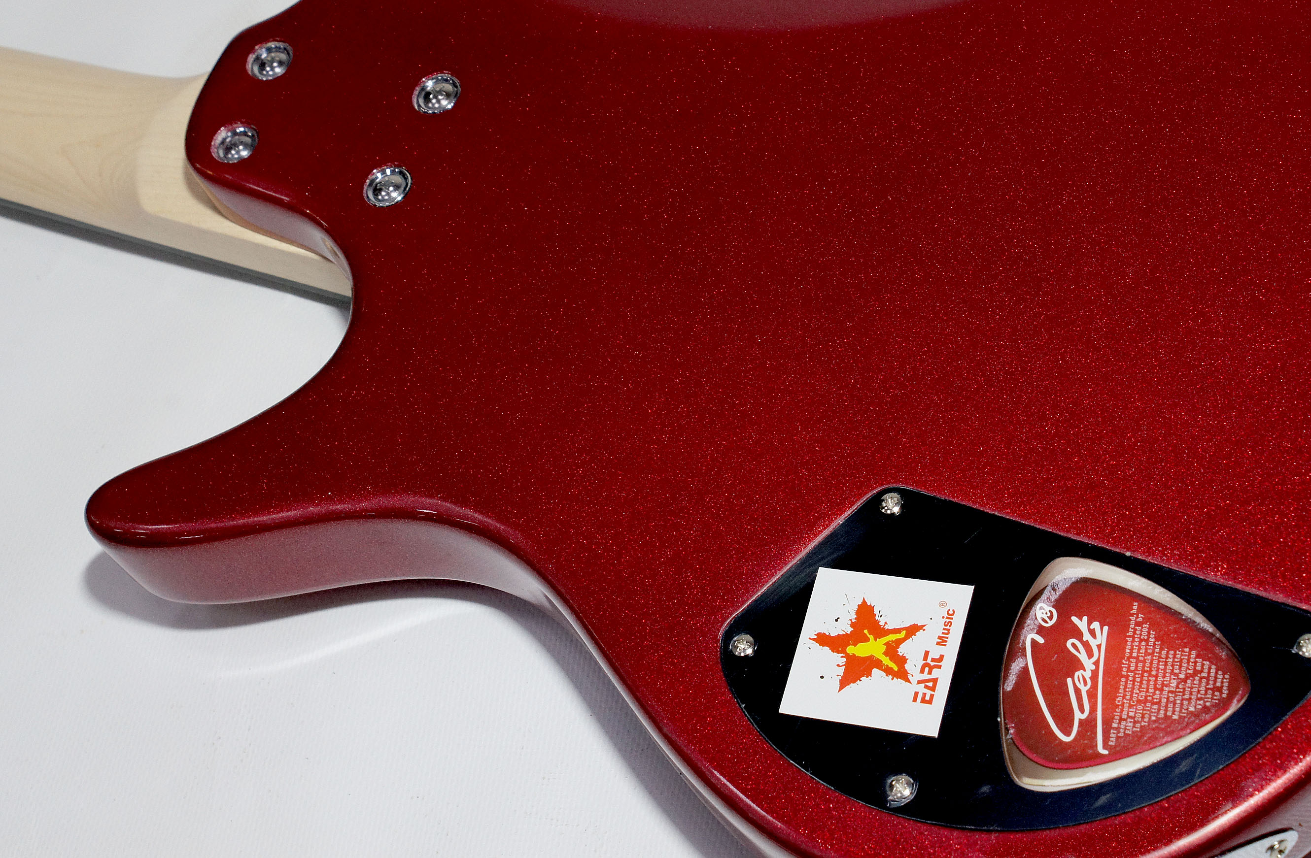 Изображение LACE by EART RD Бас-гитара красная