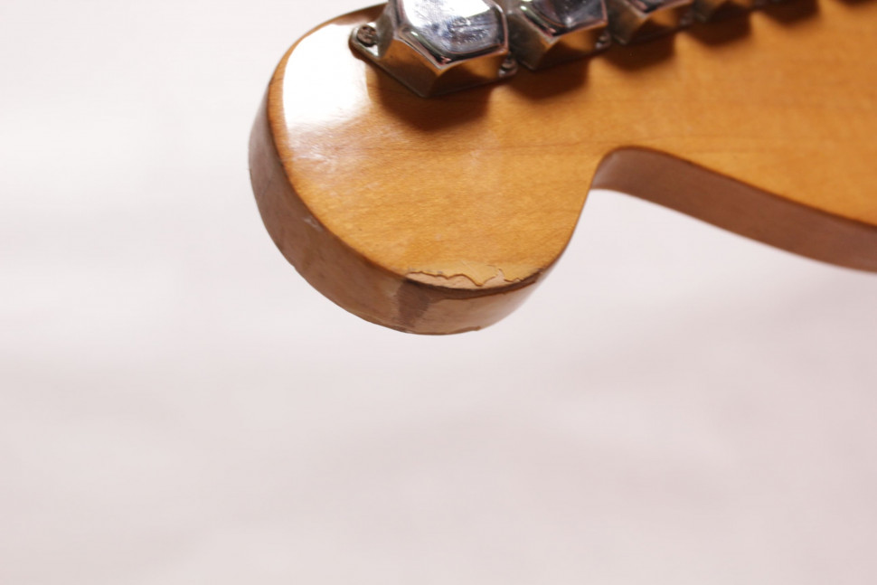 Изображение Fresher Straighter Stratocaster Japan, SSS, sunburst, белый пикгард