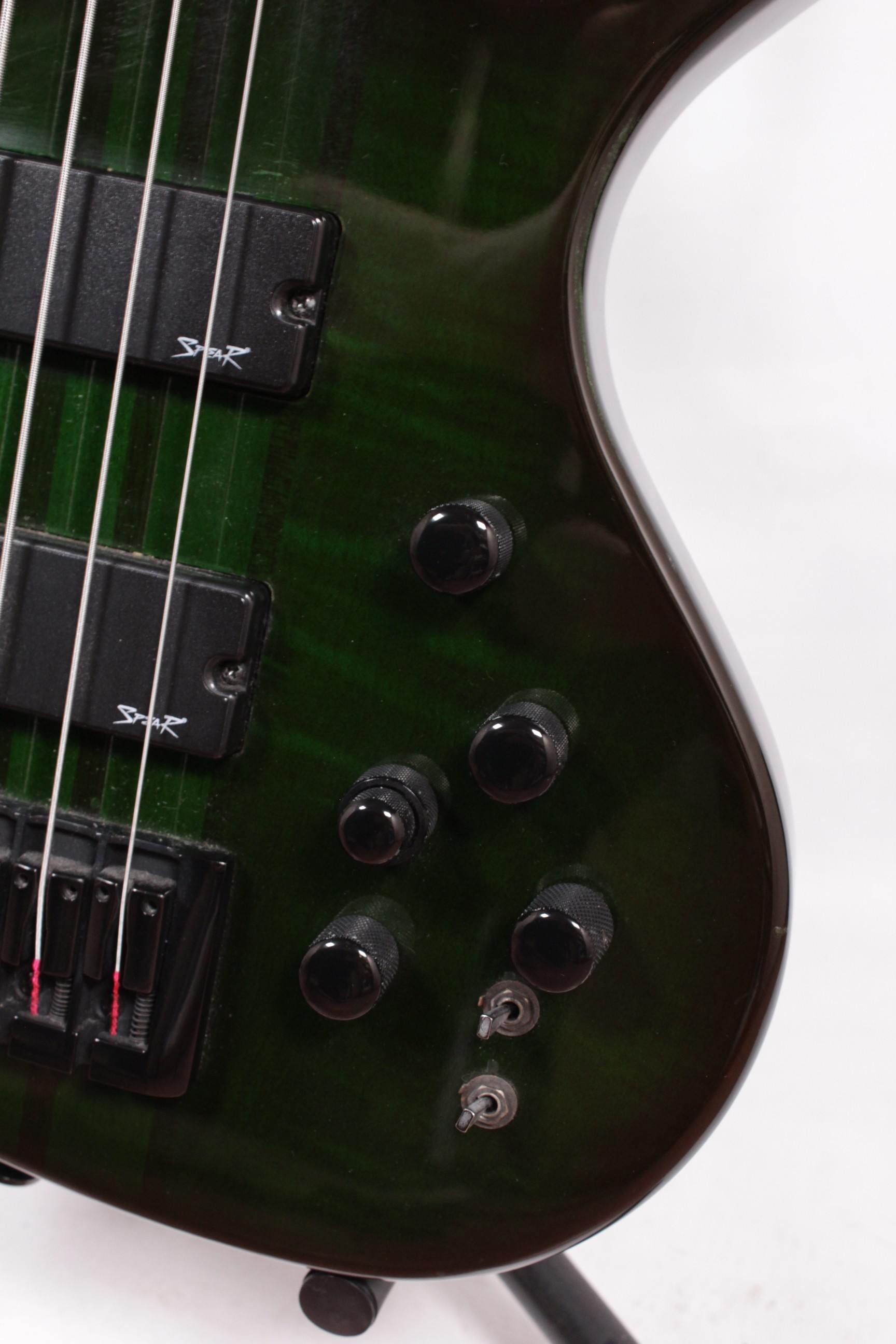 SPEAR S-1 Bass Бас-гитара Б/У, sn: W112040183, темно-зеленый, сквозной гриф, накладка из черного дер Изображение SPEAR S-1 Bass Бас-гитара Б/У, sn: W112040183, темно-зеленый, сквозной гриф, накладка из черного дер