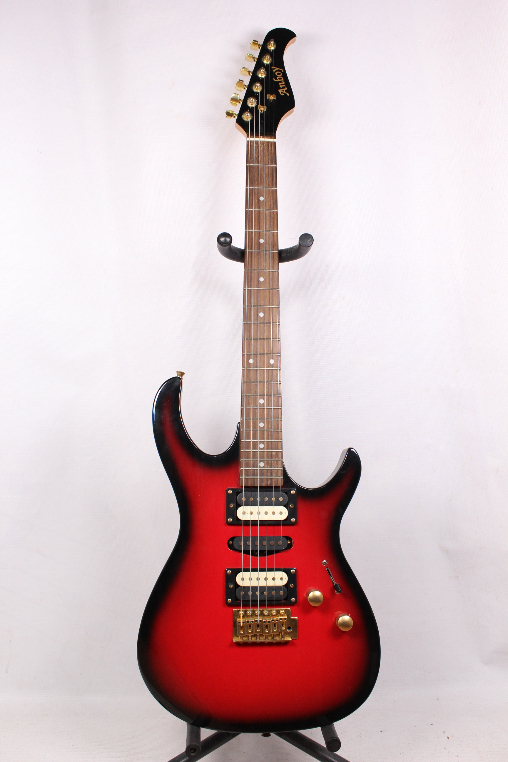 Изображение Anboy Stratocaster Электрогитара б/у, HSH, Красный Sunburst