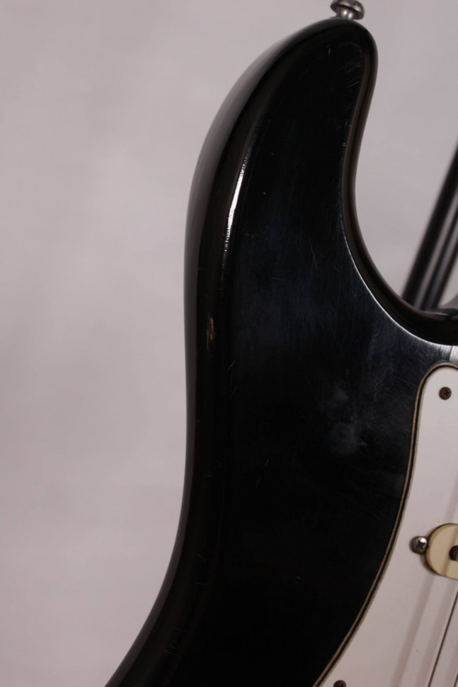 Изображение Gallan Stratocaster Электрогитара Б/У, черный, белый пикгард, SSS, сделан в Японии