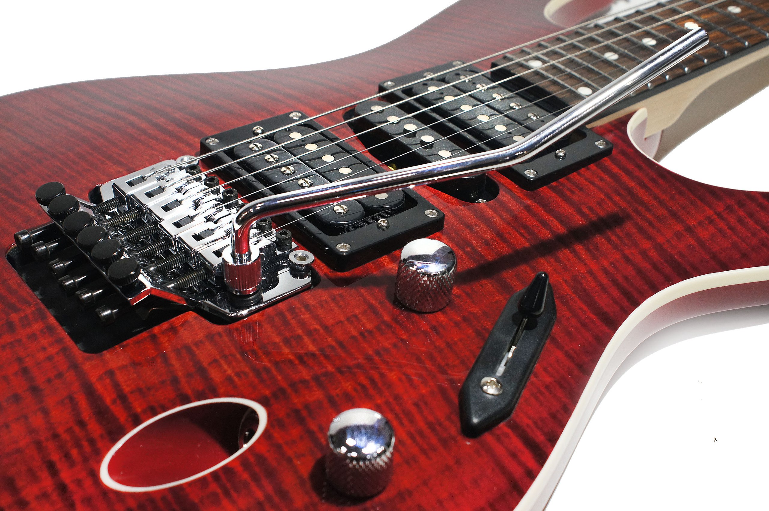EART EGSL-313 Электрогитара Superstrat, H-S-H, Красный, Волнистый клен Изображение EART EGSL-313 Электрогитара Superstrat, H-S-H, Красный, Волнистый клен