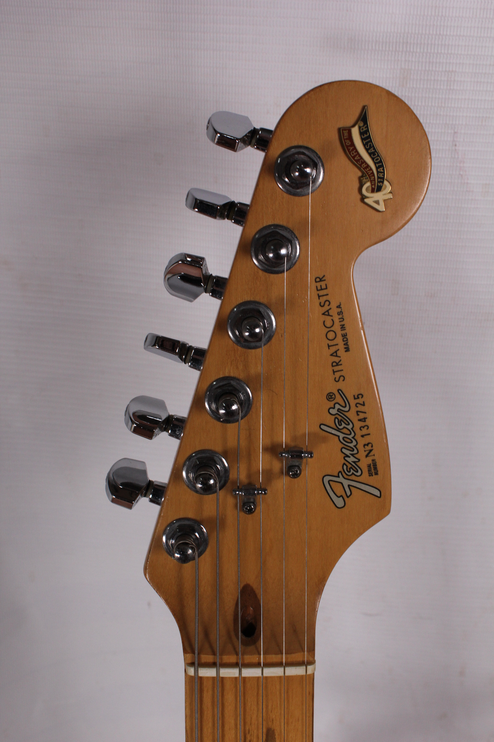 Изображение Fender 40th Anniversary American Standard Stratocaster USA Электрогитара б/у, s/n 3134725, SSS, борд