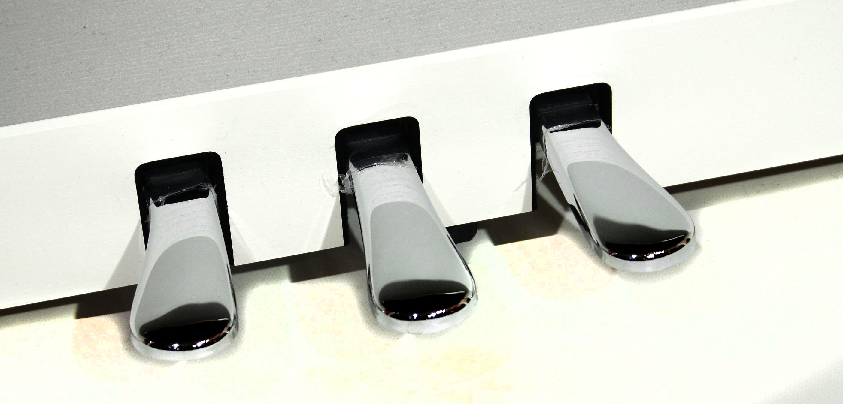 Изображение YAMAHA CSP-150WH Цифровое фортепиано 