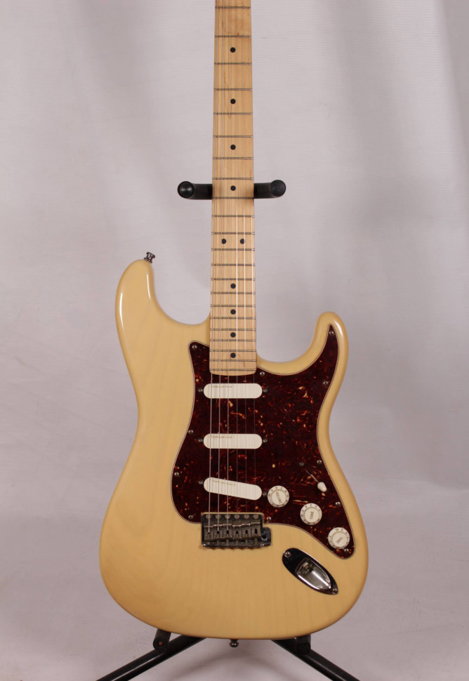 Fender Stratocaster USA Buddy Guy Signature 2006, s/n SZ6000640, SSS, натуральный Изображение Fender Stratocaster USA Buddy Guy Signature 2006, s/n SZ6000640, SSS, натуральный